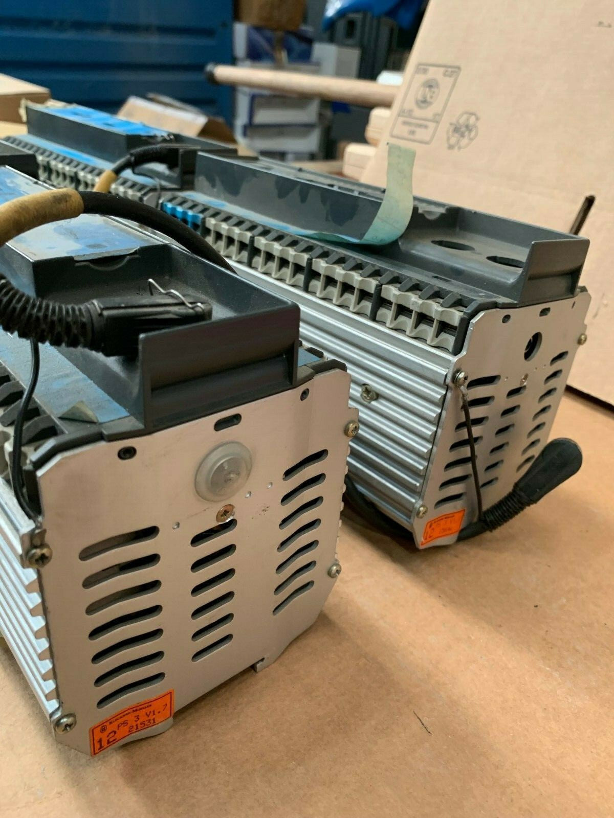 1 x .    Klöckner Moeller PS3-DC PLC        In: 24V / PLC Out: 24V / DC05A