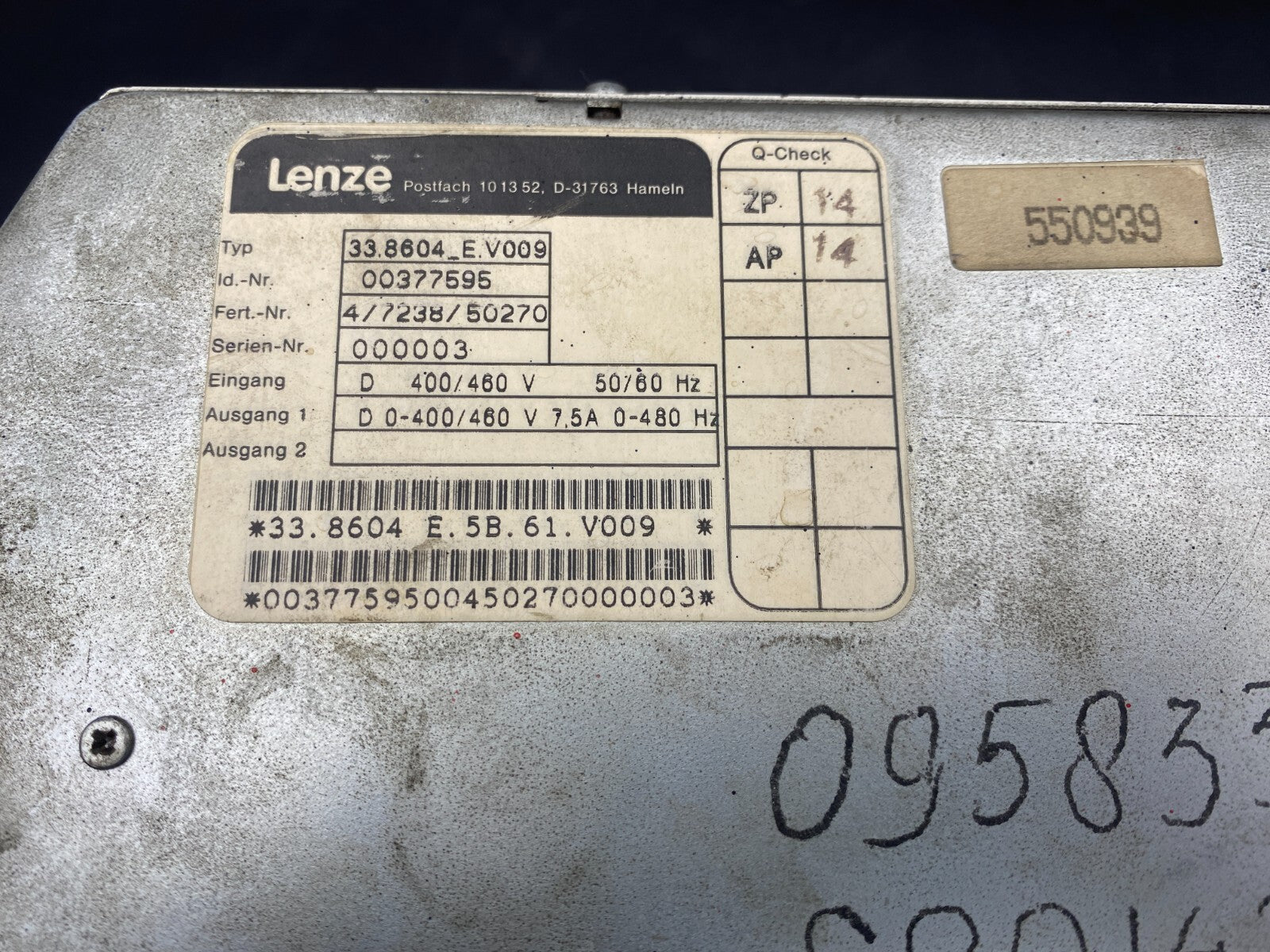LENZE 8600 33.8604_E.V009 400/460 V FREQUENCY INVERTER - KLR Automation