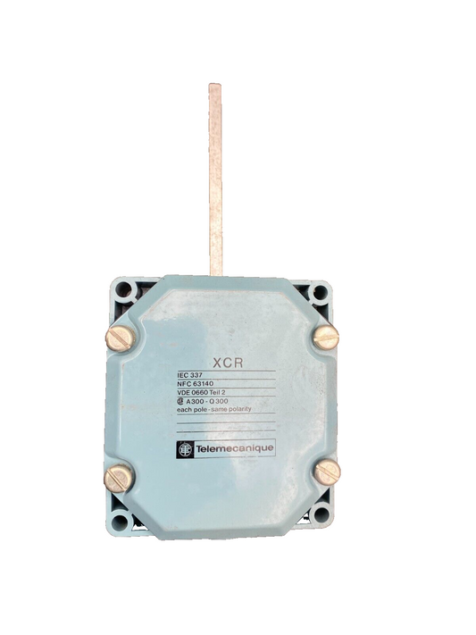 1pc x TELEMECANIQUE XCR XCR-E18 INTERRUPTEUR DE FIN DE COURSE