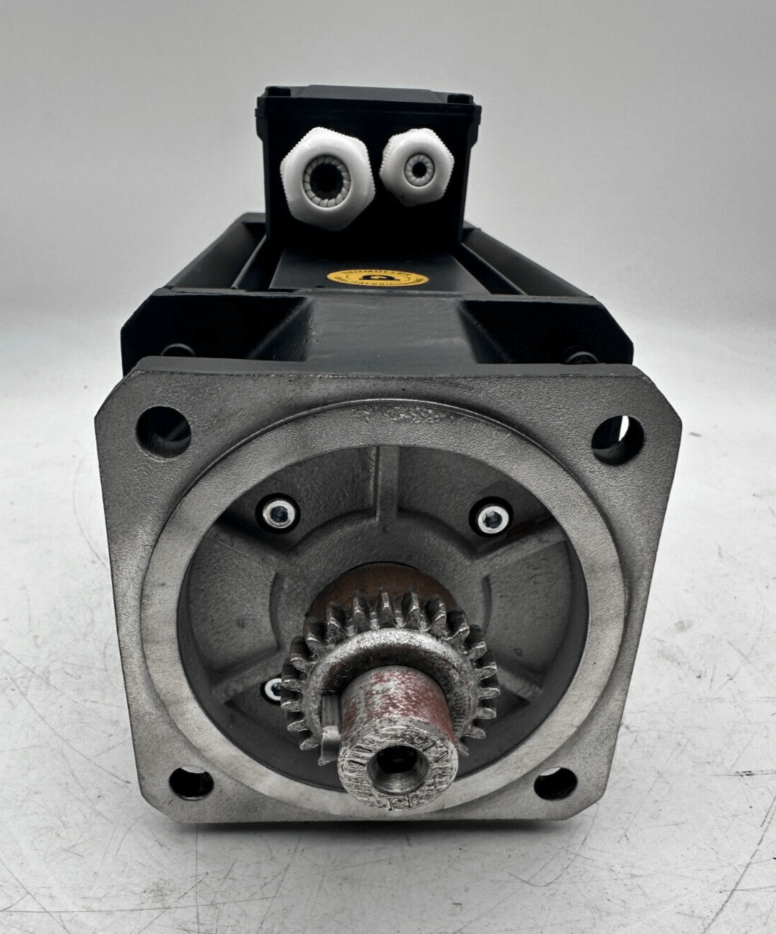 BAUMULLER DSG 56 - M 2.8 kW 3000/min 13A 7 Nm SERVOMOTOR - KLR Automation