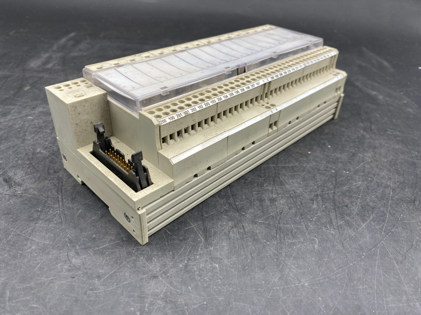 ABE7 R16T210 MODULE RELAY BASE OUTPUT