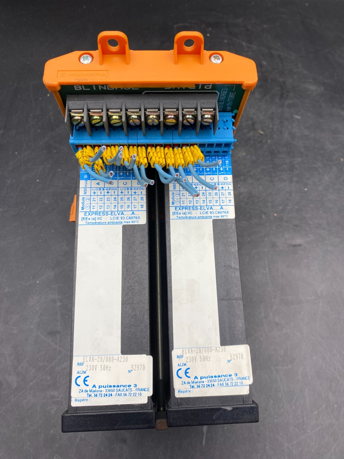 SET OF 2 A PUISSANCE 3 ELVA-20/080-A230 + BASE