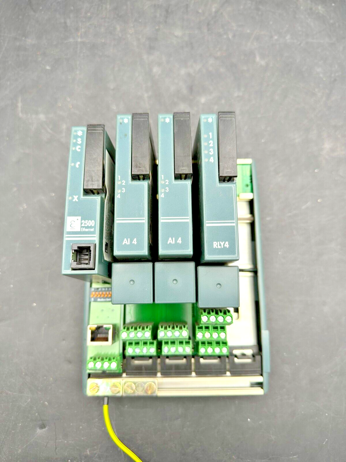 EUROTHERM Process Control  2500c 2500 UW ENETMBUS + RLY4 +2pc - AI4 + S04