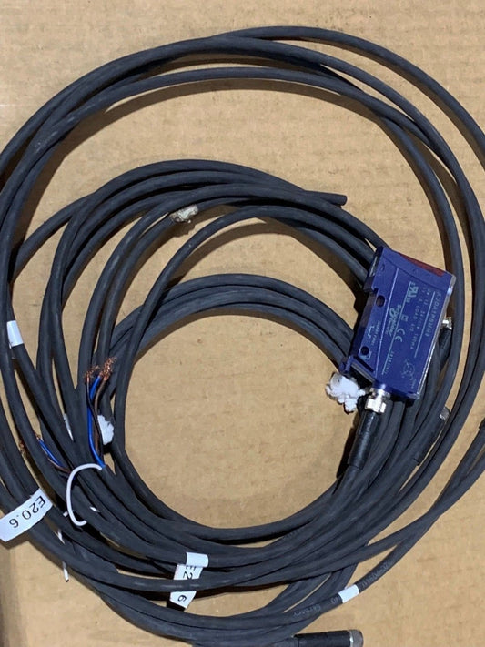 SCHNEIDER XUDA1PSMM8 PHOTOELECTRIC SENSOR PNP FIBER AMPLIFIER + cable - KLR Automation