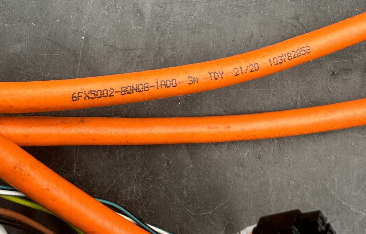 SIEMENS 6FX5002 - 8QN08 - 1AD0 3M TDY 21/20 CABLE SERVO MOTEUR - KLR Automation