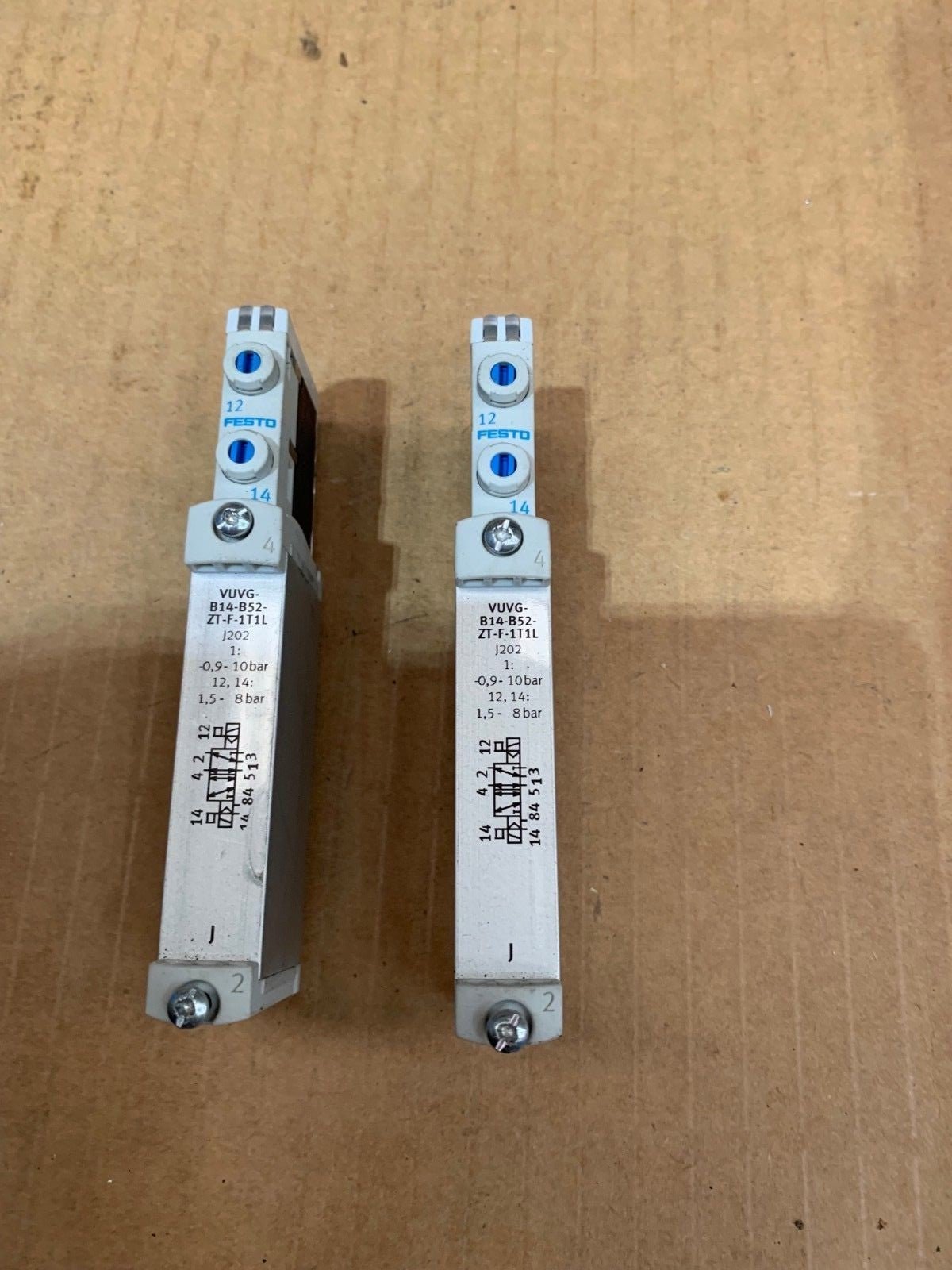 Lot de 2x Festo Solenoid valve VUVG - B14 - B52 - ZT - F - 1T1L 573484 - KLR Automation