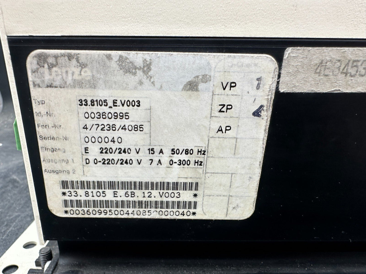 LENZE 8100 33.8105_E.V003 ONDULEUR DE FREQUENCE - KLR Automation