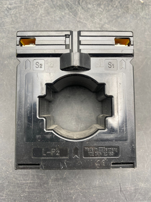 LOT DE 2 SOCOMEC TCB 44-50 100 5A 1.5/3VA 0.72/3kV 50-60Hz
