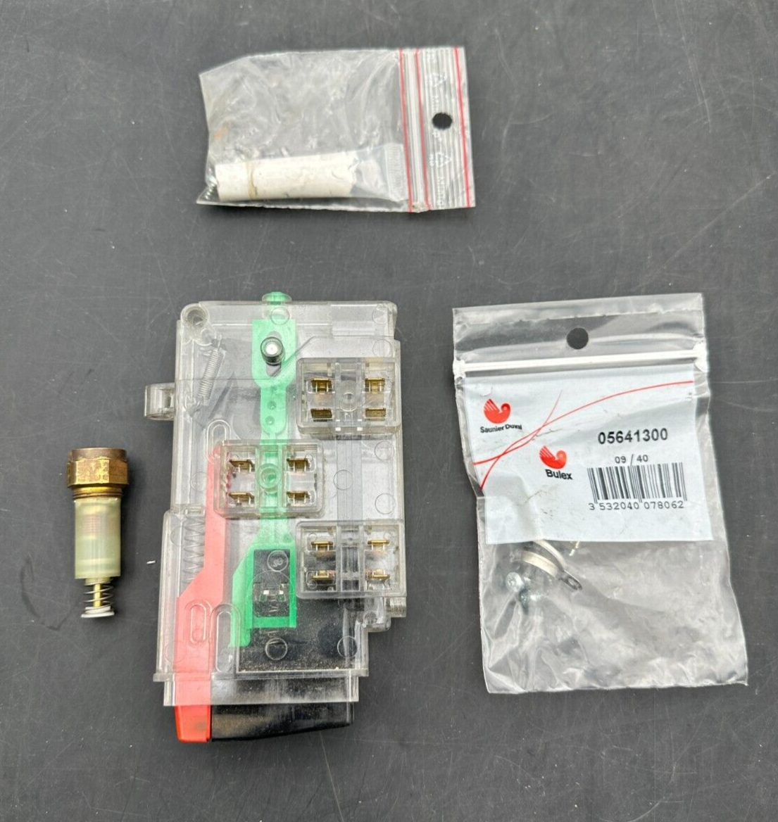 SAUNIER DUVAL 05704500 07/26 BOITIER DISJONCTEUR + 05641300