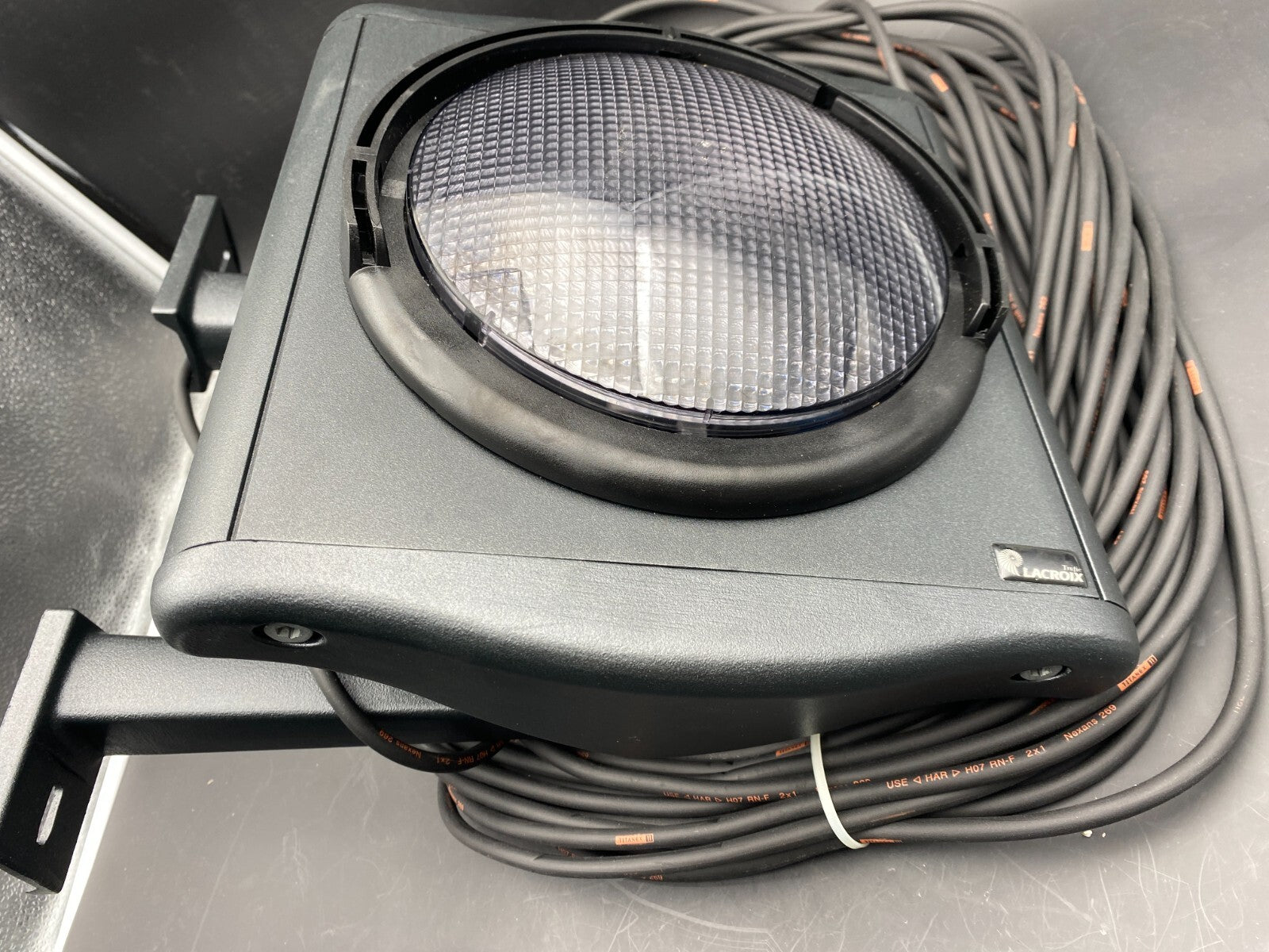 LACROIX TRAFIC EQUINOXE YELLOW LED SIGNAL 1X200 ALUMIX 2 WITH CABLE 25M +SUPPORT