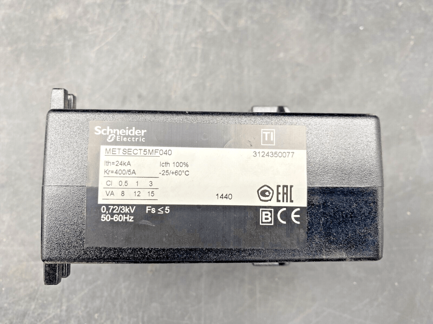 SCHNEIDER ELECTRIC METSECT5MF040 0.72/3kV 50 - 60Hz TRANSFORMATEUR DE COURANT - KLR Automation