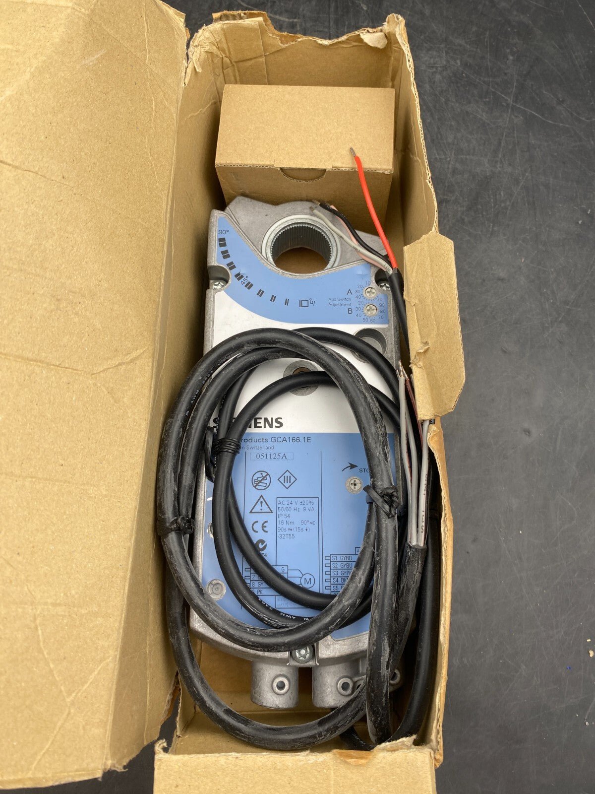 1pc x SIEMENS GCA166.1E AC/DC 24V 18Nm SERVOMOTOR - KLR Automation