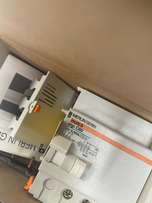 1pc x Merlin Gerin Schneider multi 9 vigi c60 26558 3p 63 300mA - KLR Automation