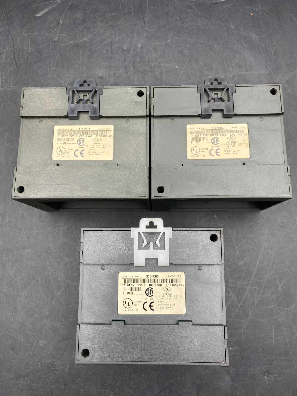 1 pc x SIEMENS 6ES7 222 - 1HF00 - 0XA0 E - S 01 DIGITAL OUTPUT MODULE - KLR Automation
