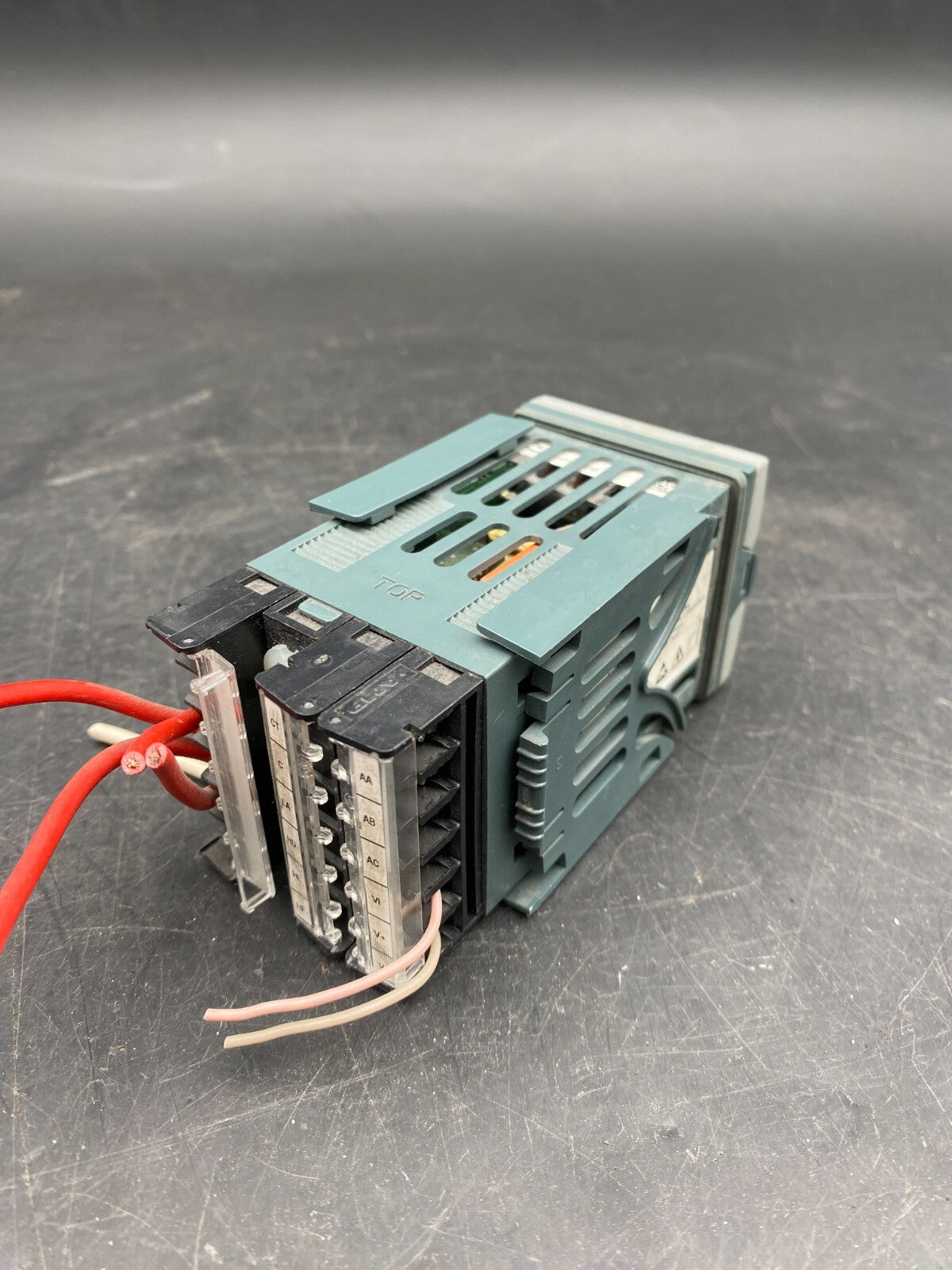 EUROTHERM 3216 3216I/AL/VH/LRXX/X/XXX/S/FRA/FRA TEMPERATURE CONTROLLER