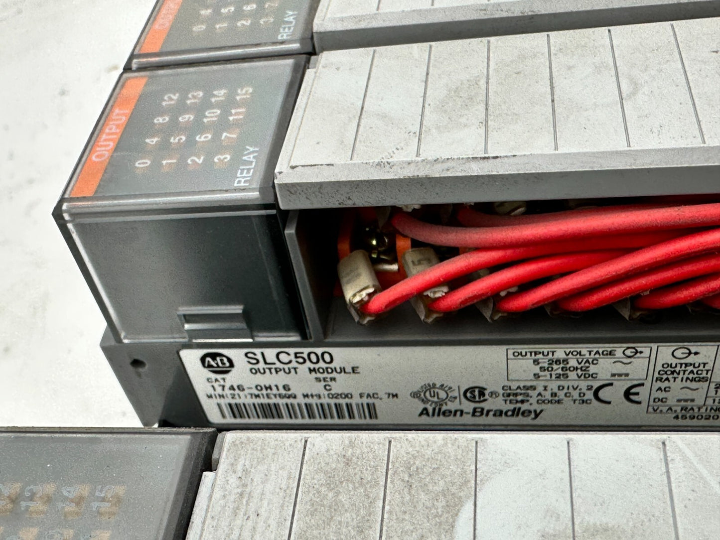 AB Allen Bradley SLC 500 1746-P2 1747-L532 1746-ib16 1746-oh16