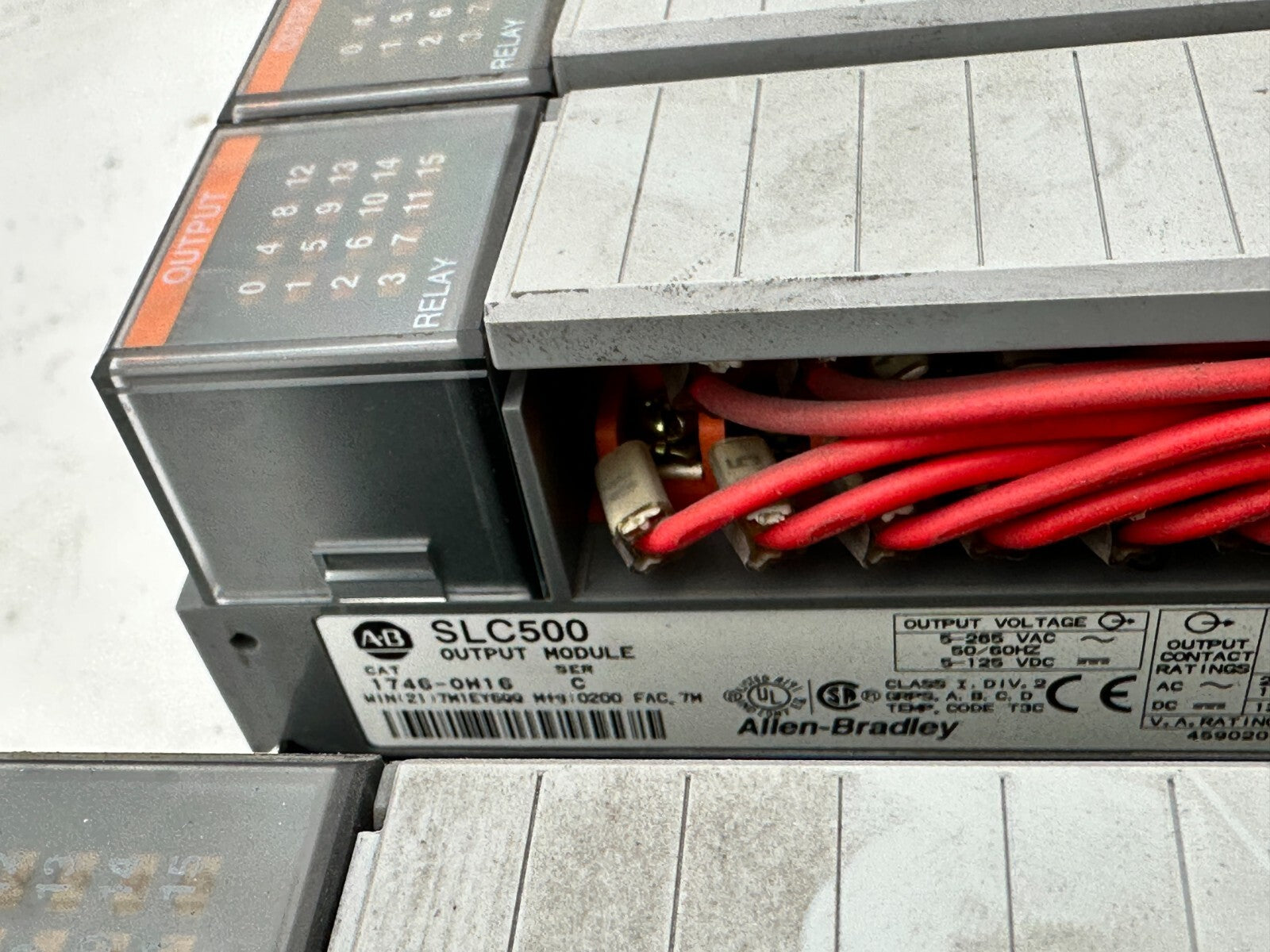 AB Allen Bradley SLC 500 1746-P2 1747-L532 1746-ib16 1746-oh16