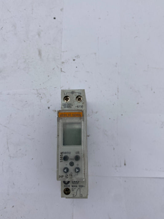 1pc x MERLIN GERIN IHP 1C 15854 230 - 240V 50 - 60Hz TIME SWITCH - KLR Automation