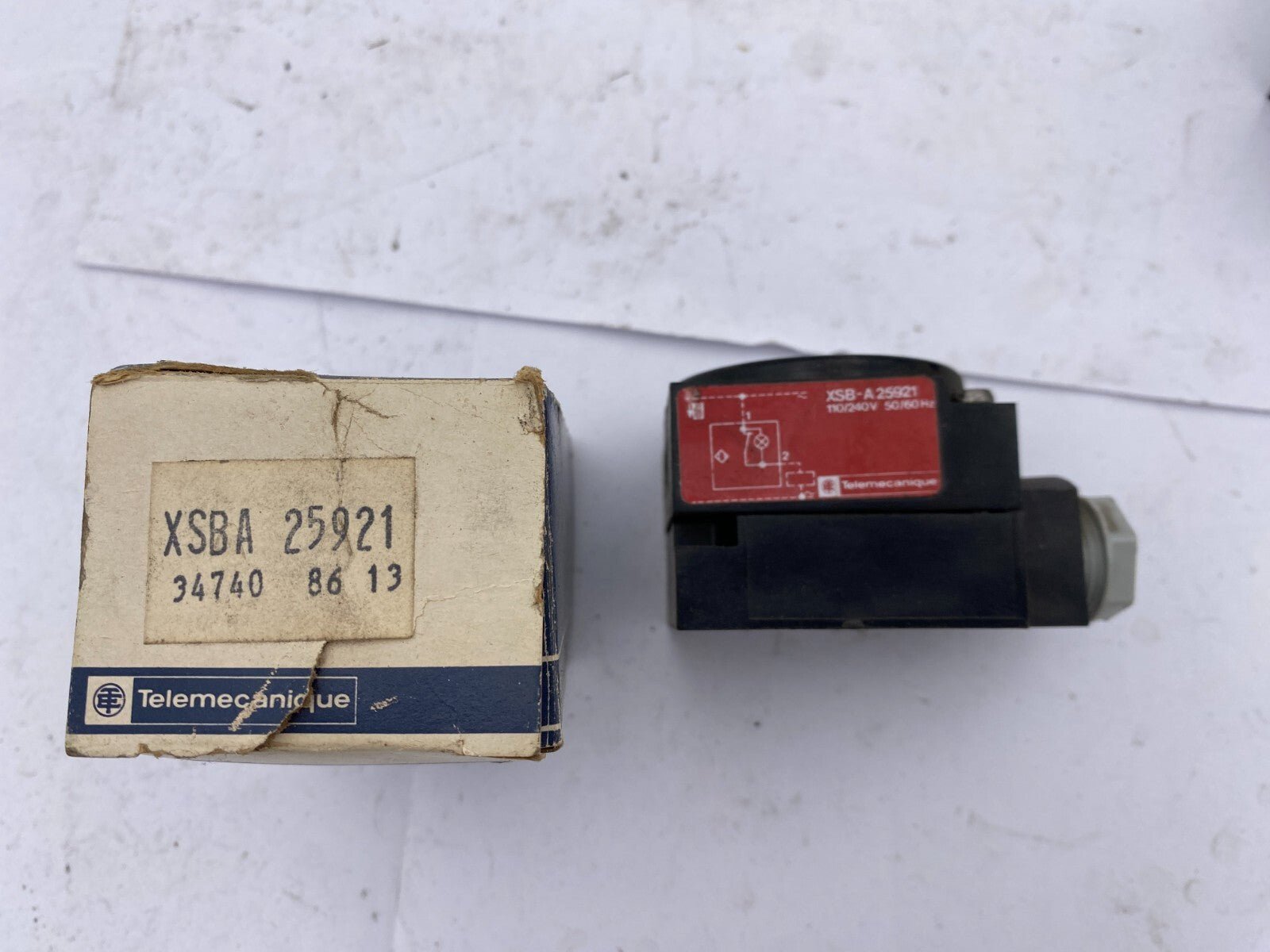 1pc x TELEMECANIQUE XSB - A 25921 110/240V 50/60Hz - KLR Automation