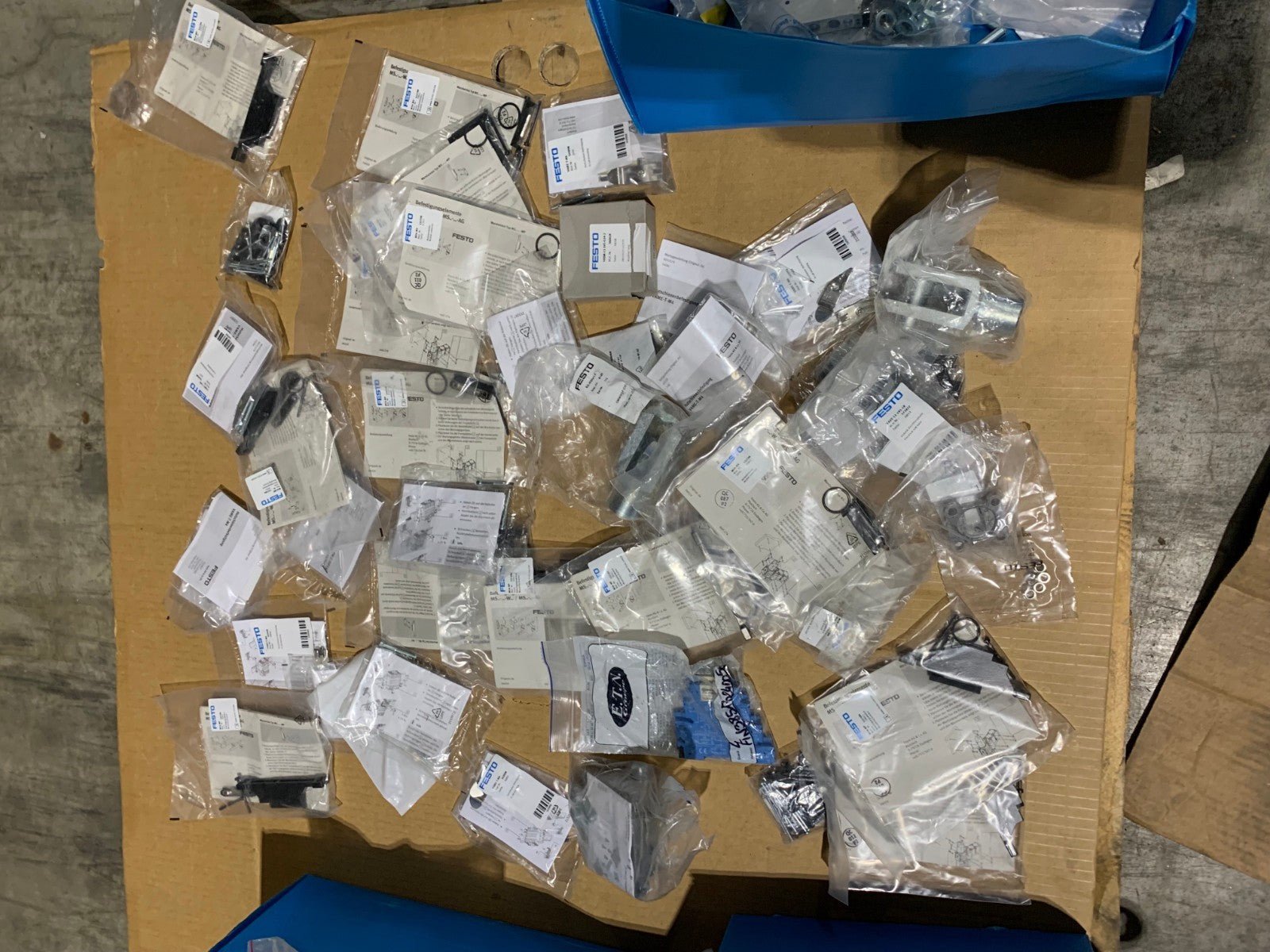 Gros lot Festo Module connector clevis rail Manifold Rod Mounting bracket - KLR Automation