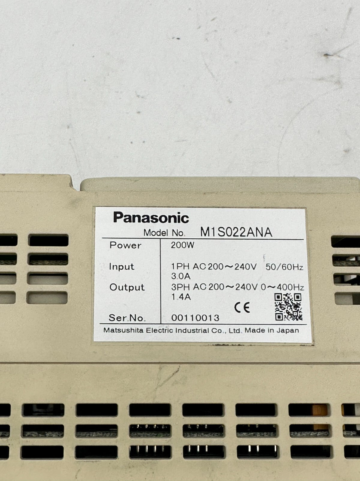 2pc x  PANASONIC M1S022ANA 200W 200-240V 50/60Hz
