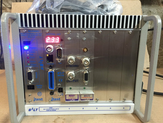 High - End Modular DC Voltage Source BILT Test fréquence substrat semiconducteur - KLR Automation