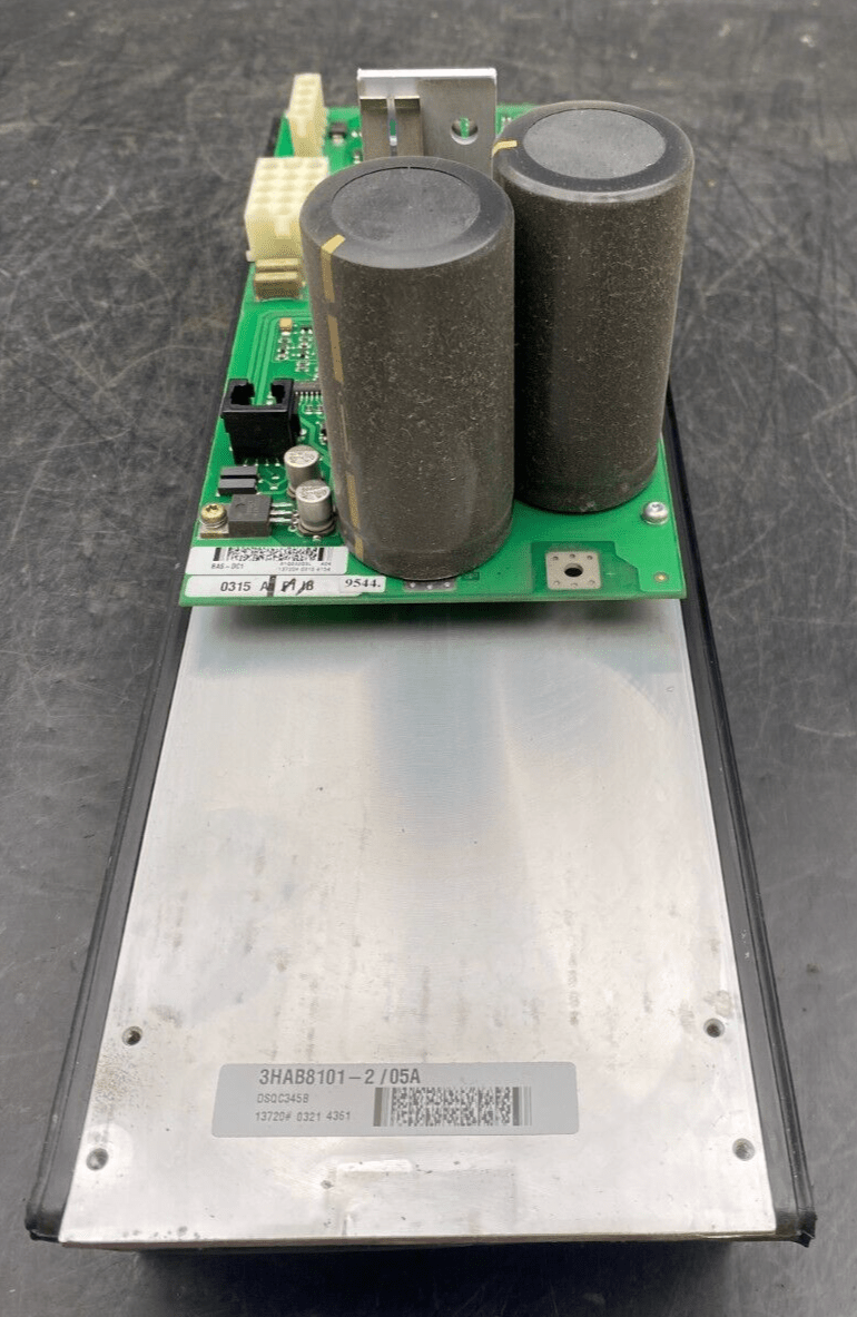 ABB DSQC345B 3HAB8101 - 2/05A SERVOREGULATEUR - KLR Automation