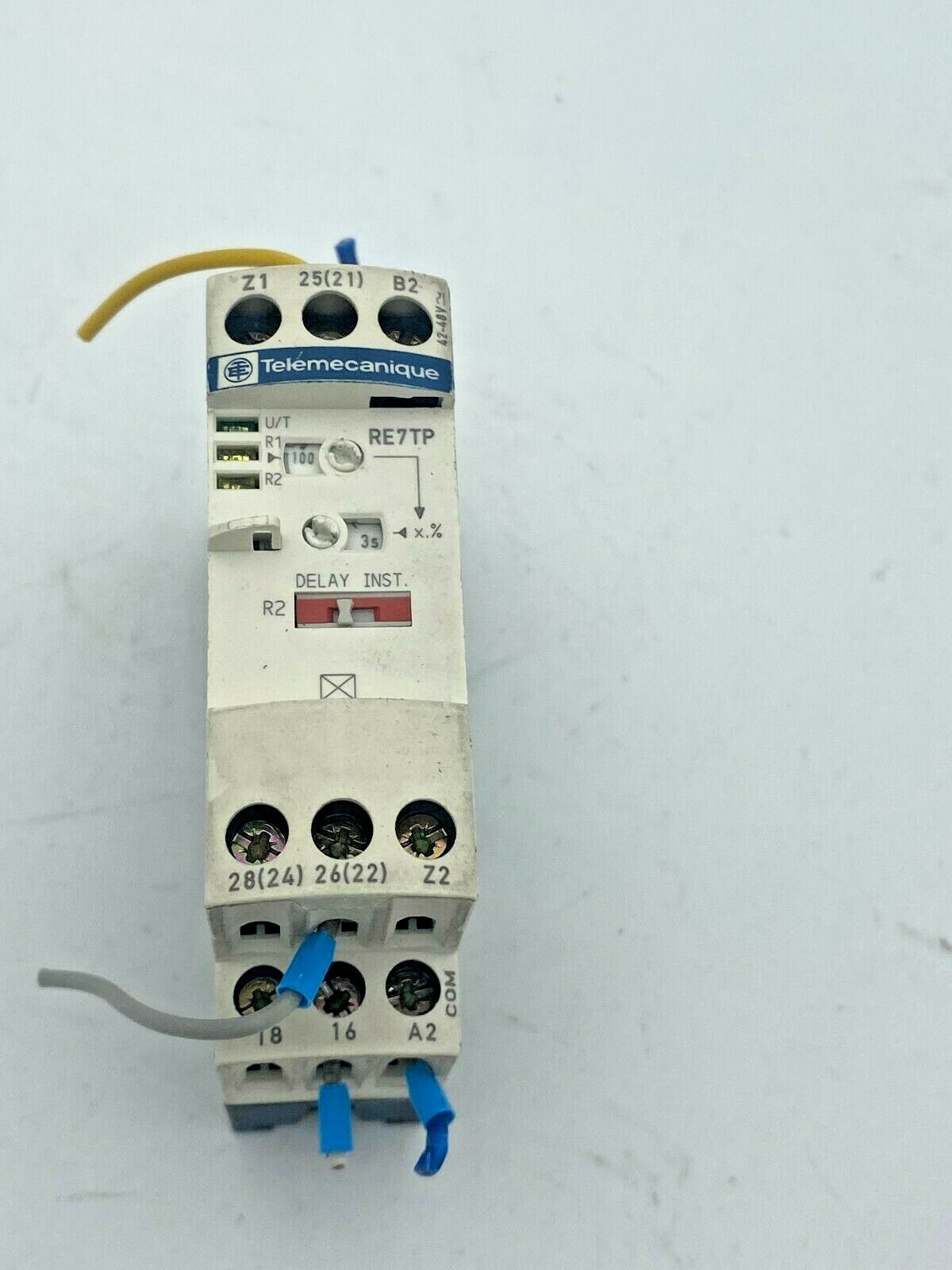 1pc x.Relais temporisé travail reglable SCHNEIDER ELECTRIC RE7TP13BU