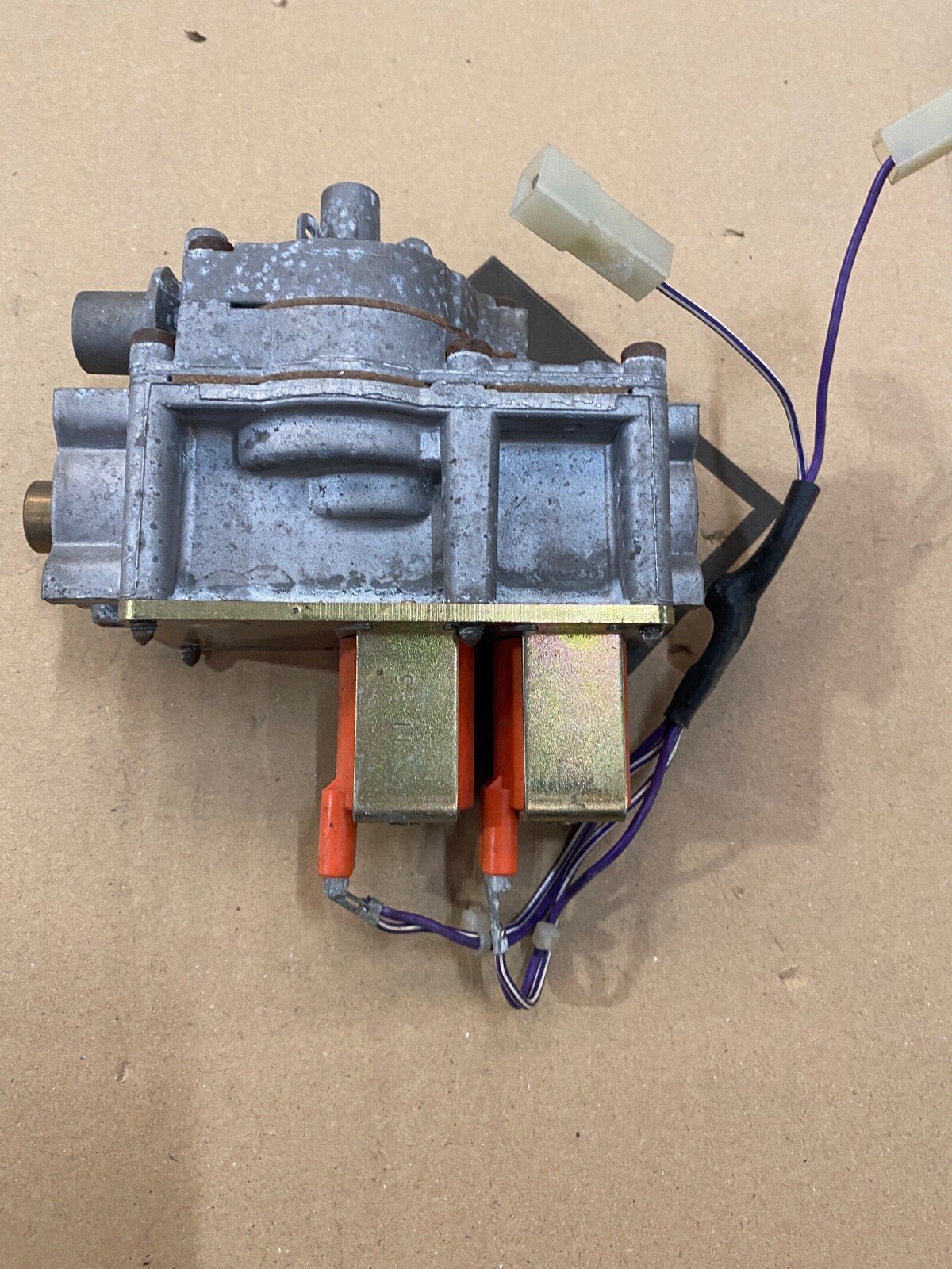 Junkers - SBS - Gasarmatur - CE 427 - 8 747 003 506 - CE427 - 8747003506 - KLR Automation