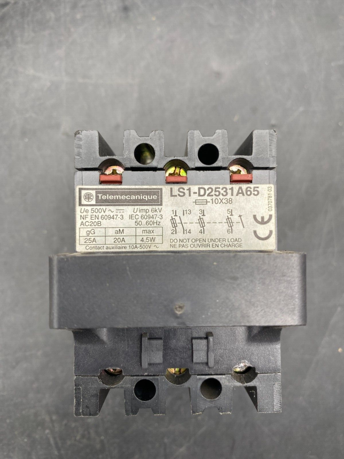 TELEMECANIQUE LS1-D2531A65 TRIPHASE SECTIONNEUR FUSIBLE