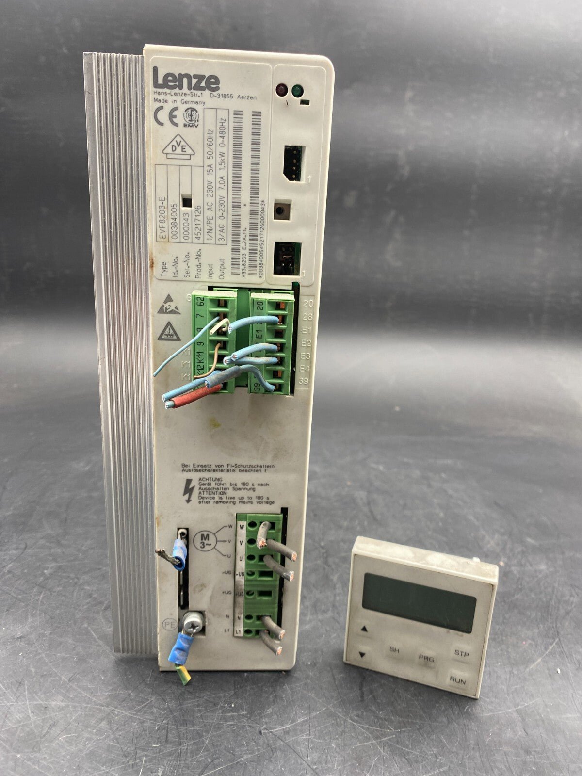 1pc x LENZE EVF8203 - E INVERTER + KEYBOARD DISPLAY MODULE EMZ8201BB - KLR Automation