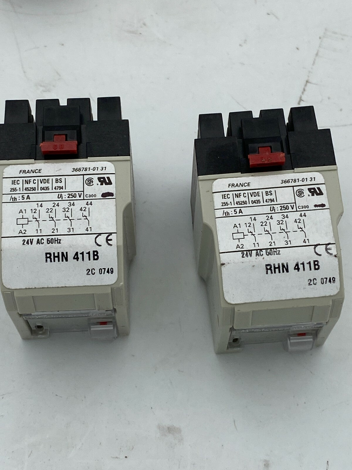 2pc x Schneider Electric Switching relay AC RHN 411B - KLR Automation