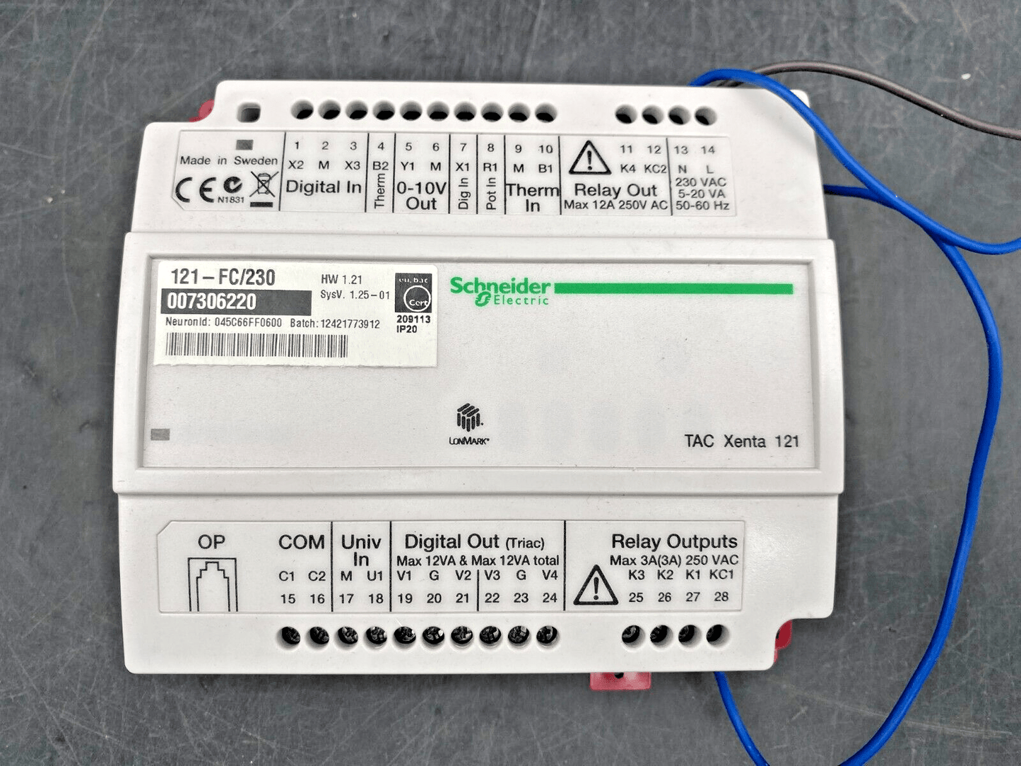 SCHNEIDER ELECTRIC 121 - FC/230 007306220 PROGRAMMABLE CONTROLLER - KLR Automation
