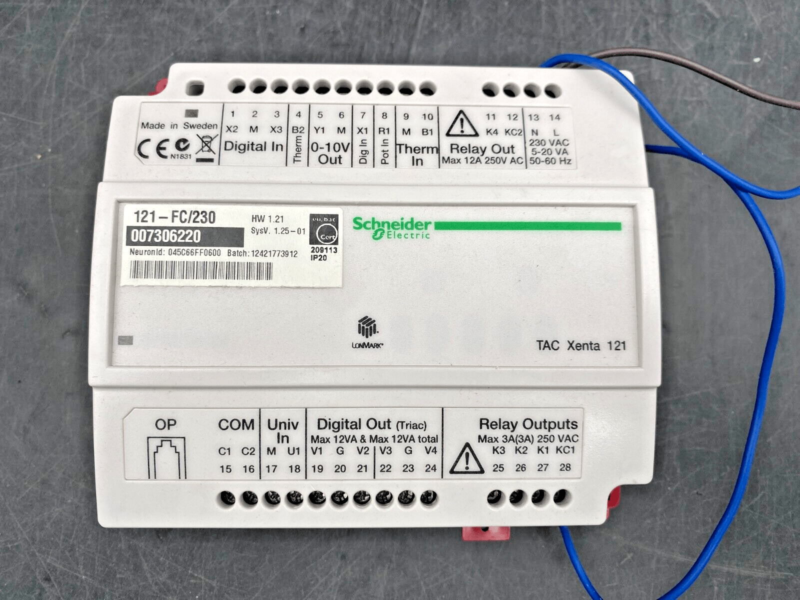 SCHNEIDER ELECTRIC 121 - FC/230 007306220 PROGRAMMABLE CONTROLLER - KLR Automation