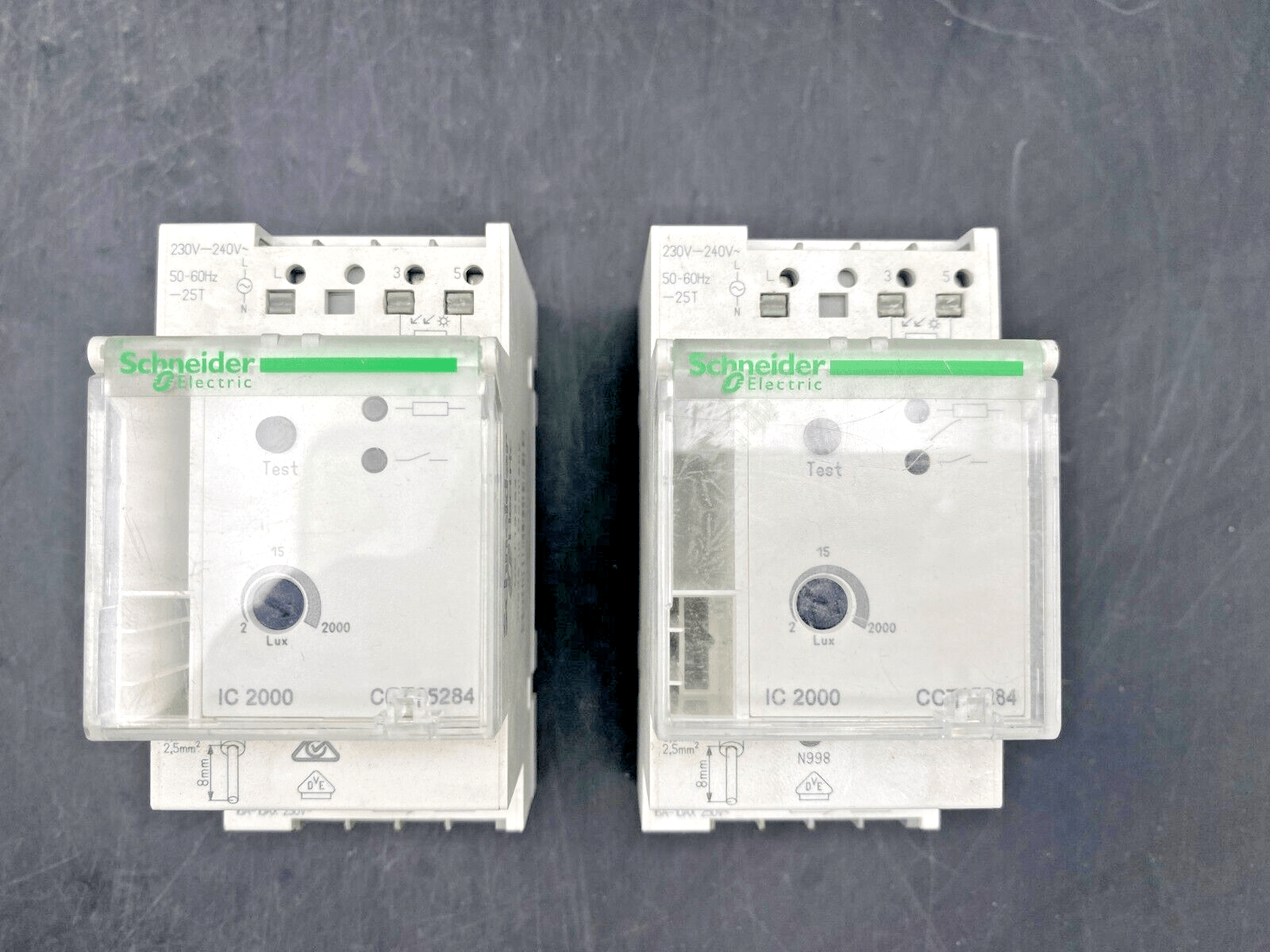 LOT OF 2 SCHNEIDER ELECTRIC CCT15284 IC2000 230 - 240V SENSITIVE SWITCH - KLR Automation