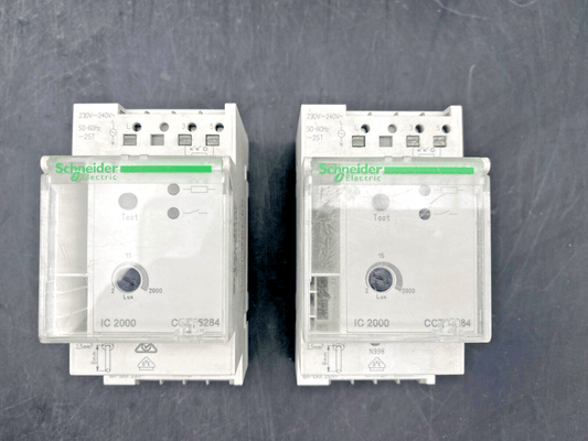 LOT OF 2 SCHNEIDER ELECTRIC CCT15284 IC2000 230 - 240V SENSITIVE SWITCH - KLR Automation
