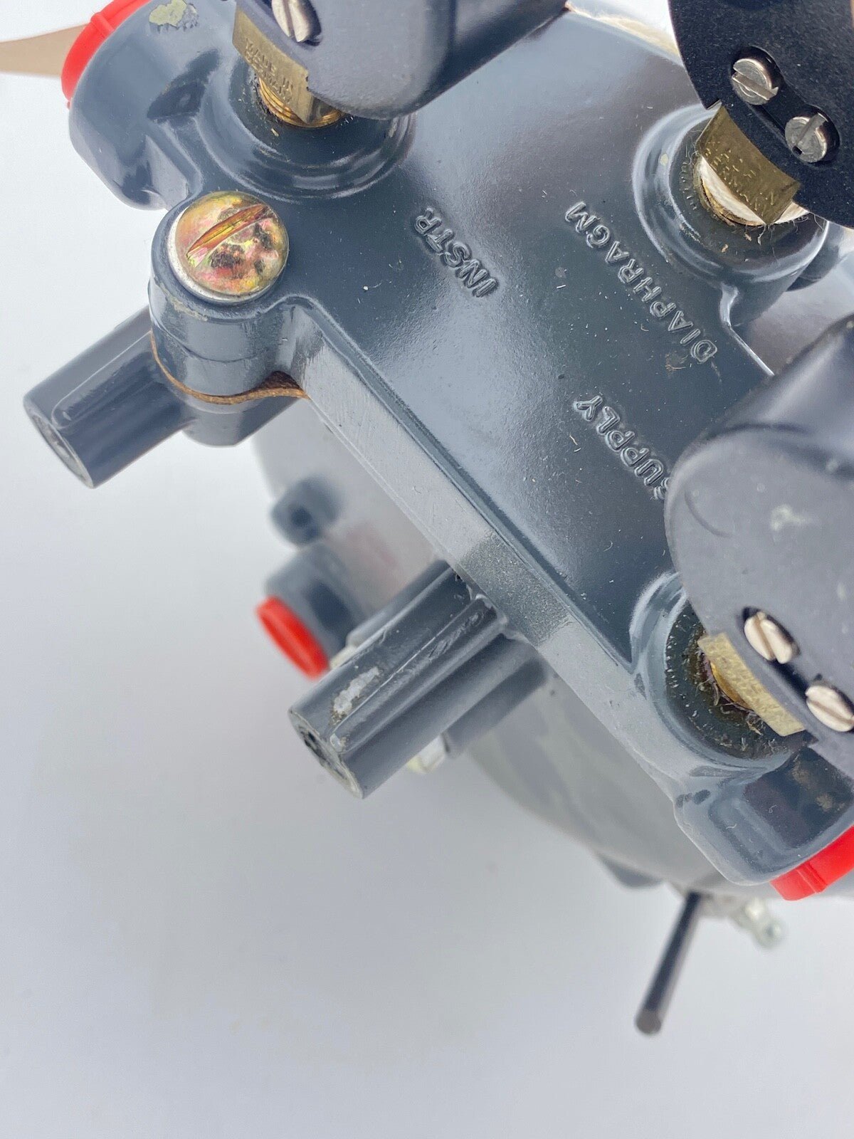 1pc x NEW FISHER CONTROLS 3560 PNEUMATIC VALVE POSITIONER T3560G - 3 - 15PSI V/P 3 - KLR Automation