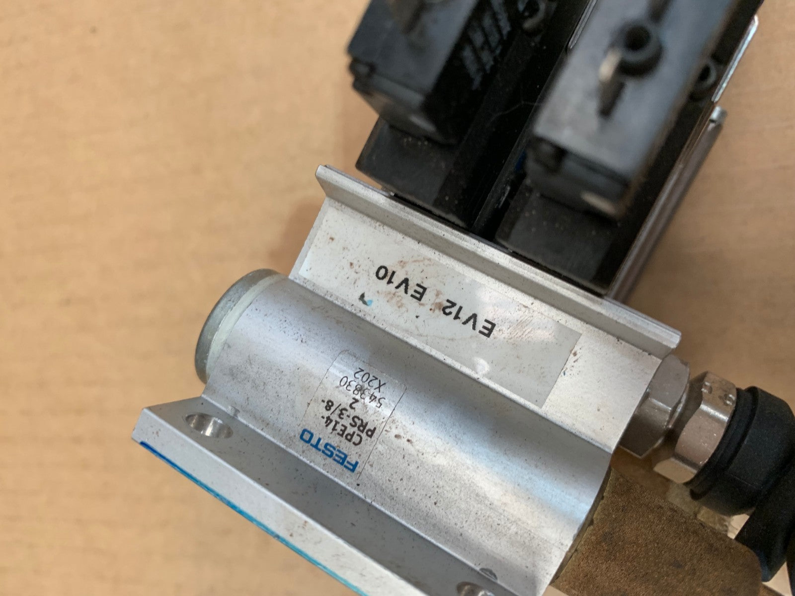 FESTO 2  x  Solenoid valve CPE14-M1BH-5L-1/8 196941...  see photo ...
