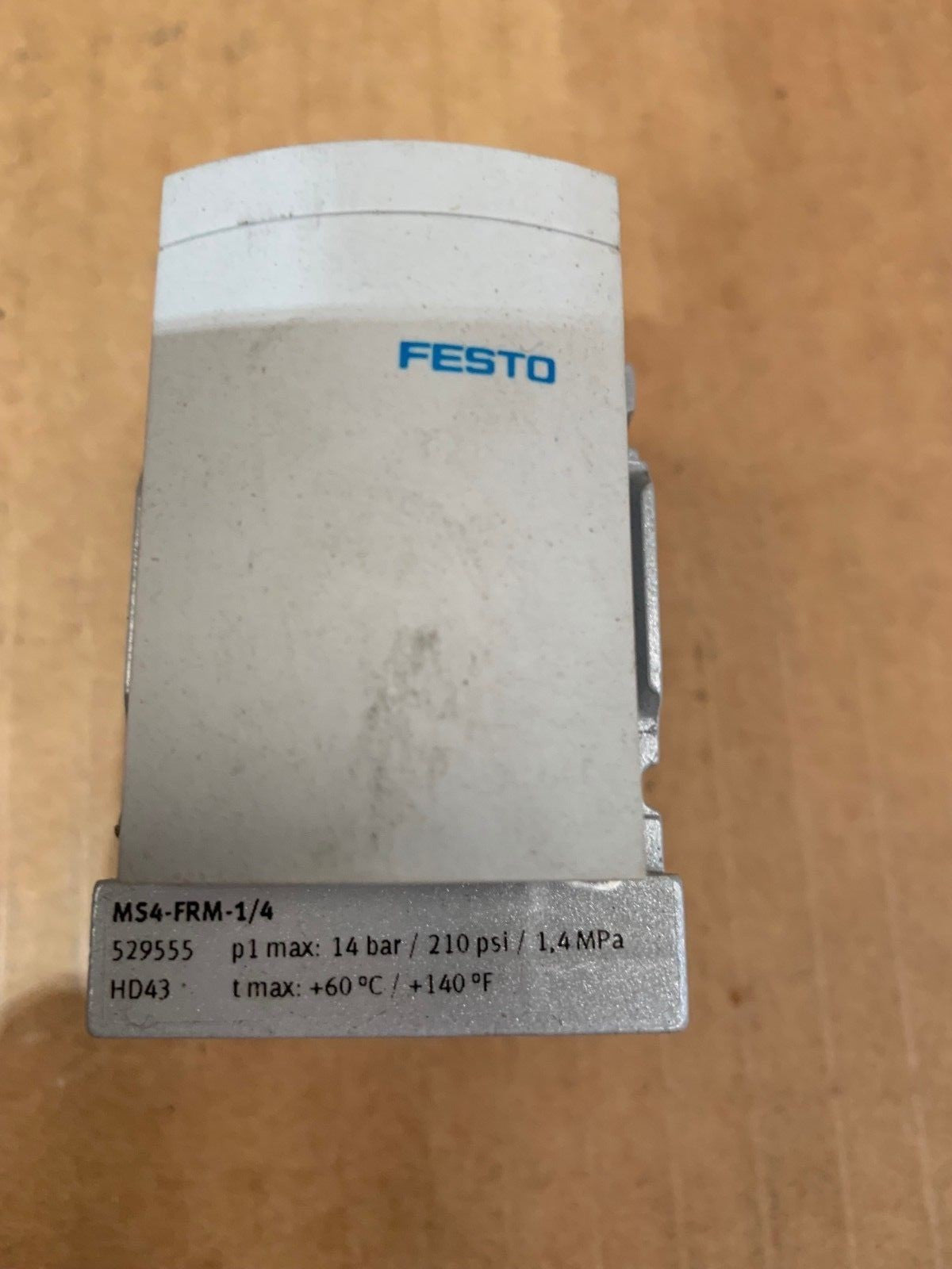 2x  FESTO 529555 MS4-FRM-1/4     + 2x   MS4-FRM-1/4 529555
