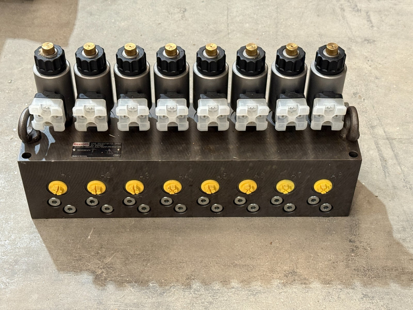 R901067189   Bosch Rexroth  valve agev5-33594-aa/g24n9k4m/j26
