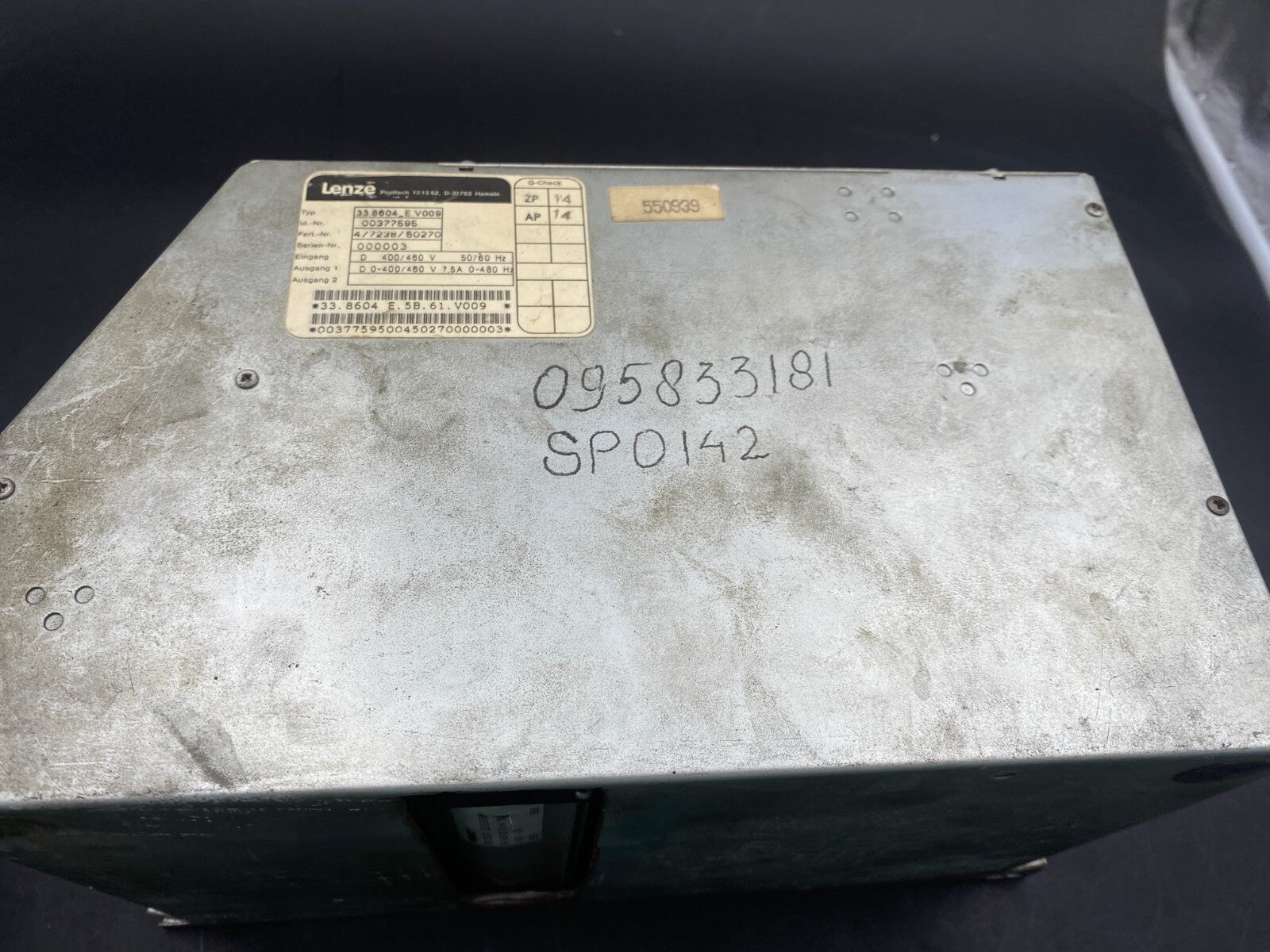 LENZE 8600 33.8604_E.V009 400/460 V FREQUENCY INVERTER - KLR Automation