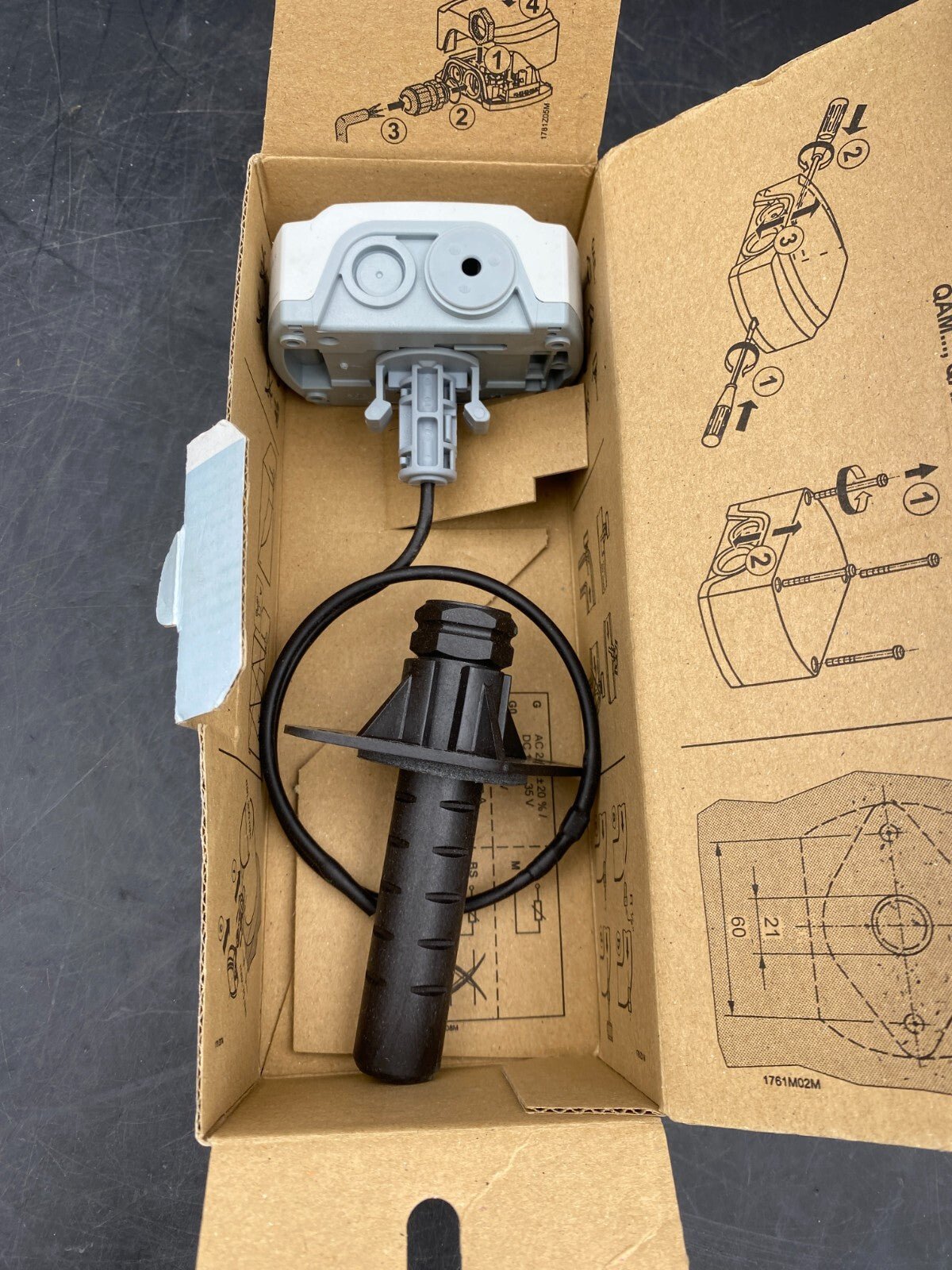 SIEMENS QAM2120.040 DUCT TEMPERATURE SENSOR - KLR Automation