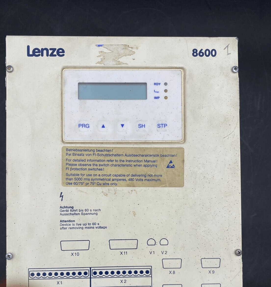 LENZE 8600 EVF8604 - E - V009 FREQUENCY INVERTER - KLR Automation
