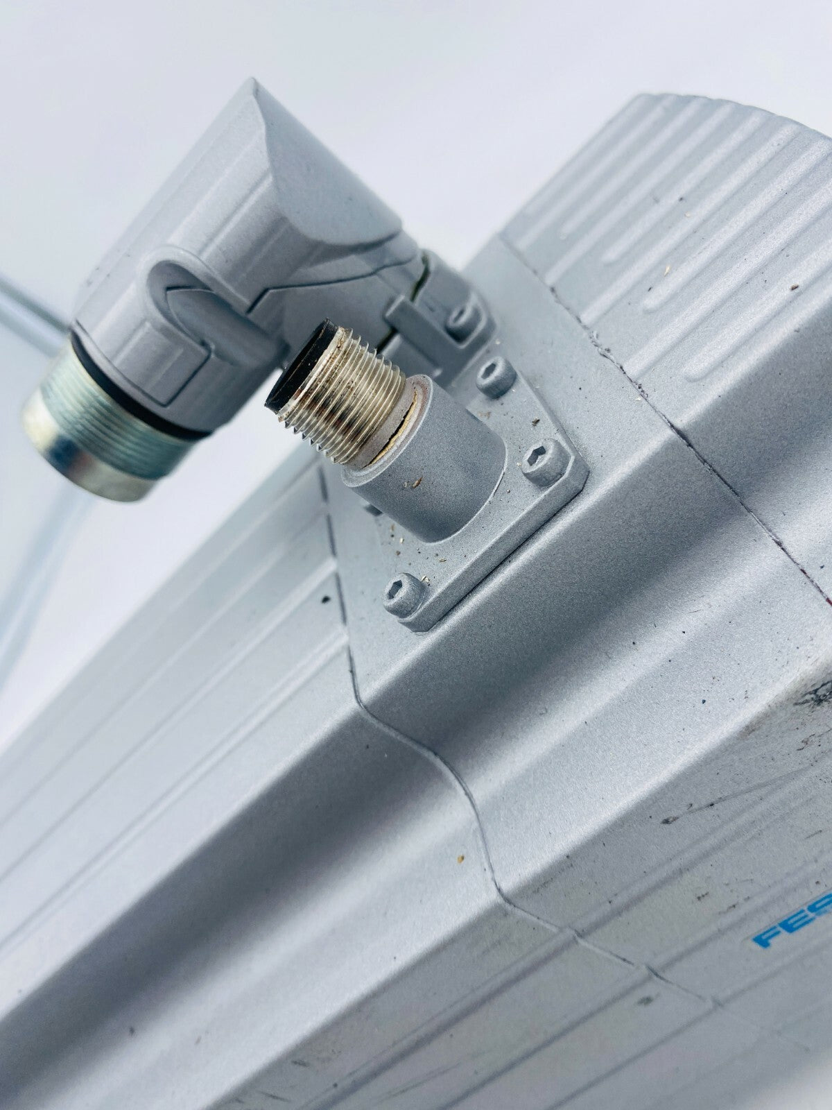 FESTO Servomoteur EMMS-AS-100-L-HS-RS 1562958 + Neugart 42631