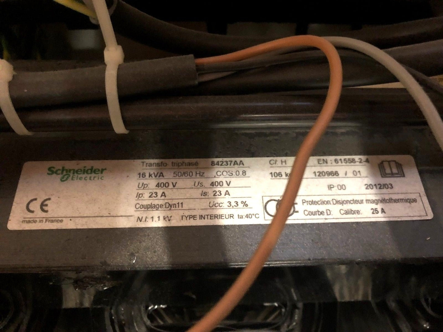 TransFormateur TRI CAP 16KVA PRI 400 SEC 400 SCHNEIDER ELECTRIC 84237 SCH84237 - KLR Automation
