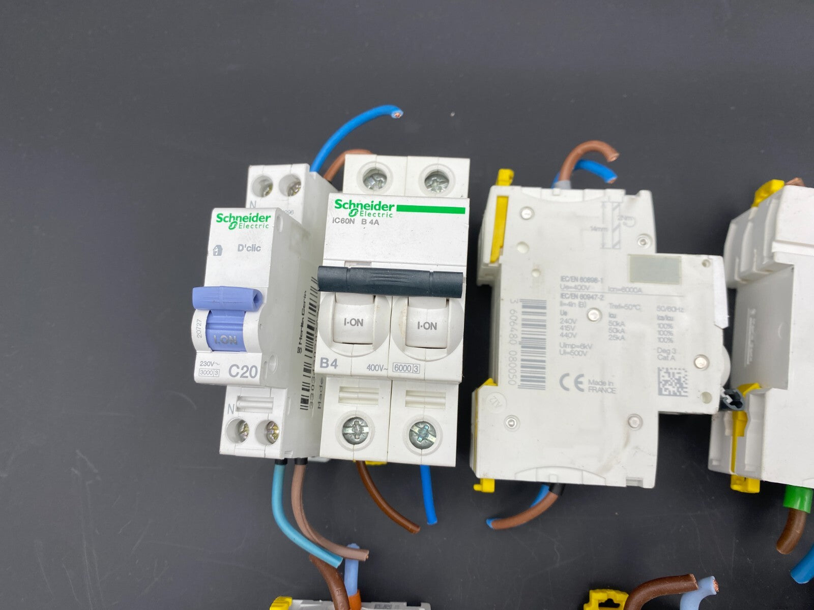 SET OF SCHNEIDER ELECTRIC IC60N 4A 32A 16A ID 63A D CLIC C20 + SCHROFF KTS 011