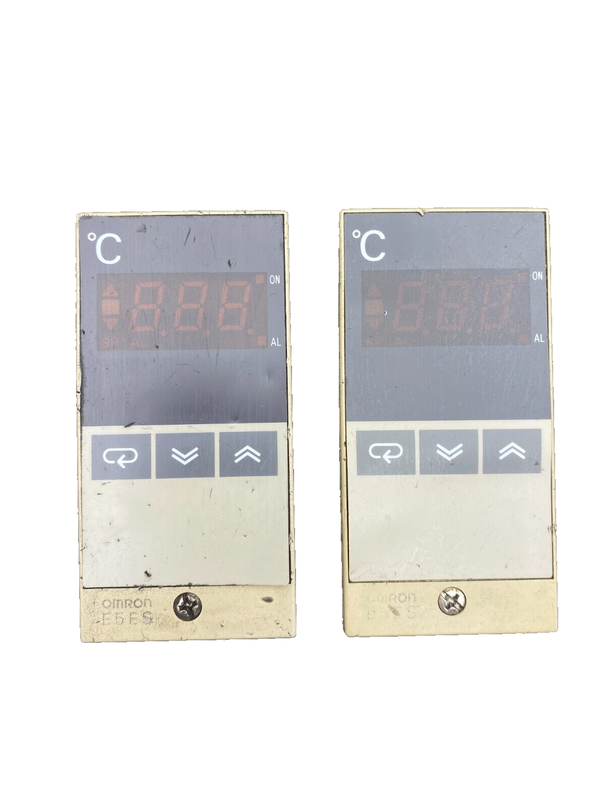 OMRON E5ES-Q1KJ TEMPERATURE CONTROLLER x2pc