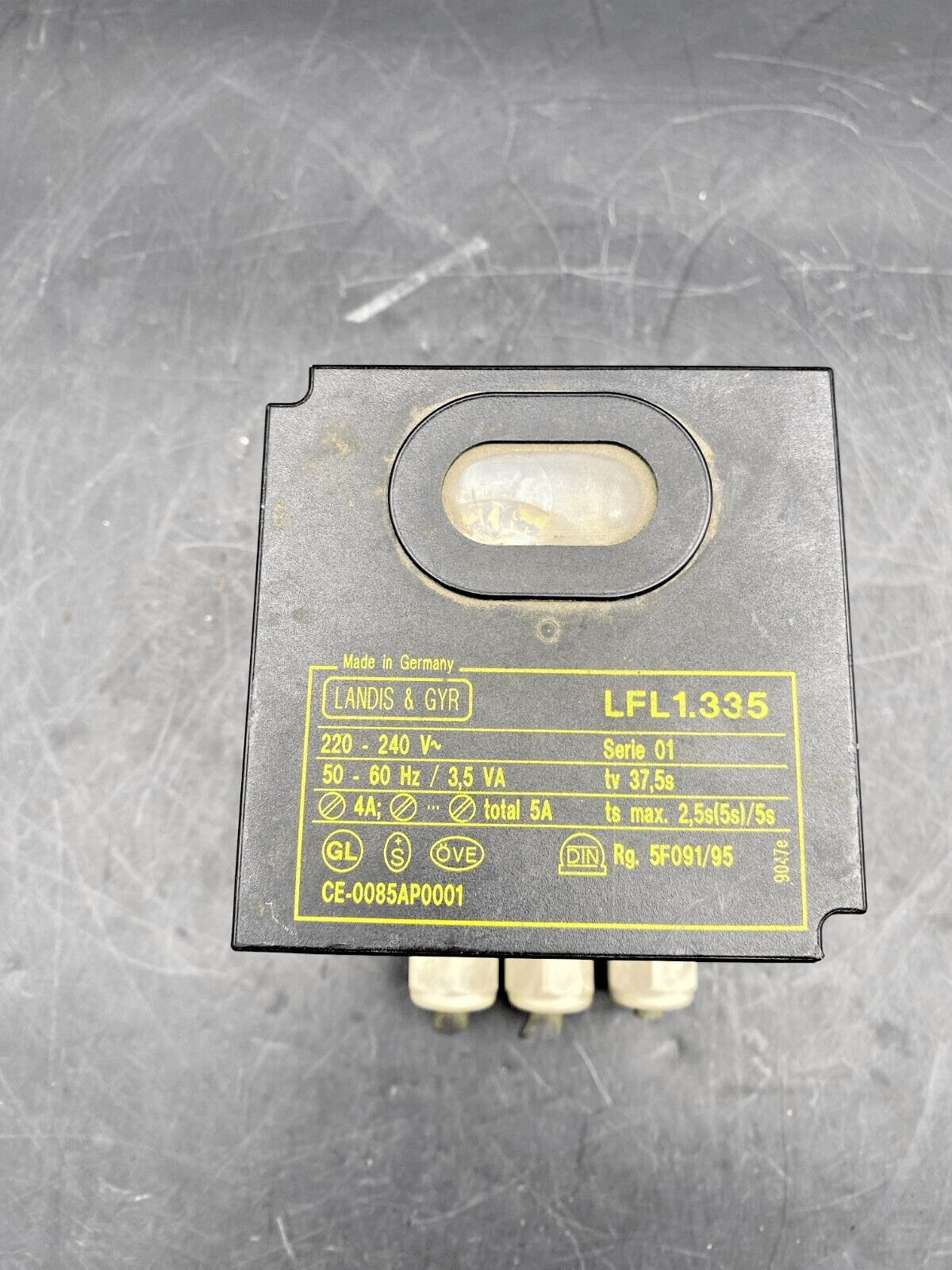 LANDIS GYR LFL1.335 SERIE 01 GAS BURNER CONTROLLER - KLR Automation