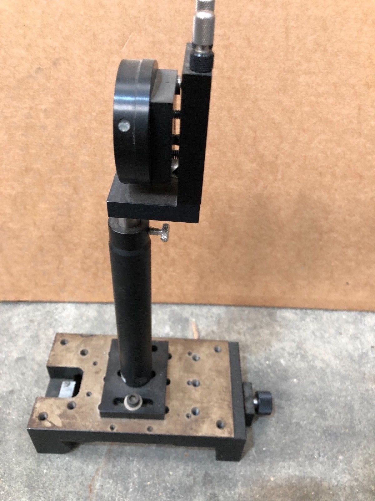 Banc optic EALING ELECTRO - OPTICS EEO outil provenant de chez Kinoptik Paris 6 - KLR Automation