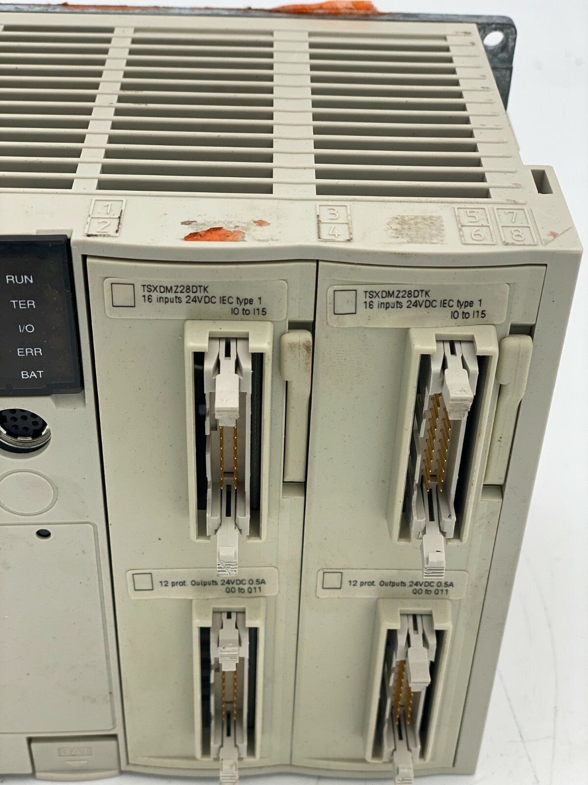 Telemecanique Schneider Electric TSX3710001 TSX MICRO TSX 3710 + TSXDMZ28DTK - KLR Automation